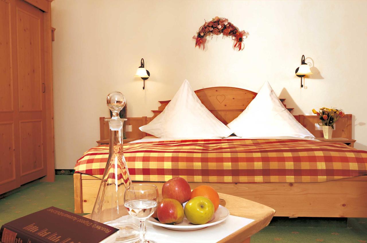Hotel Zum Breitenberg Бад-Петерсталь-Грисбах Экстерьер фото